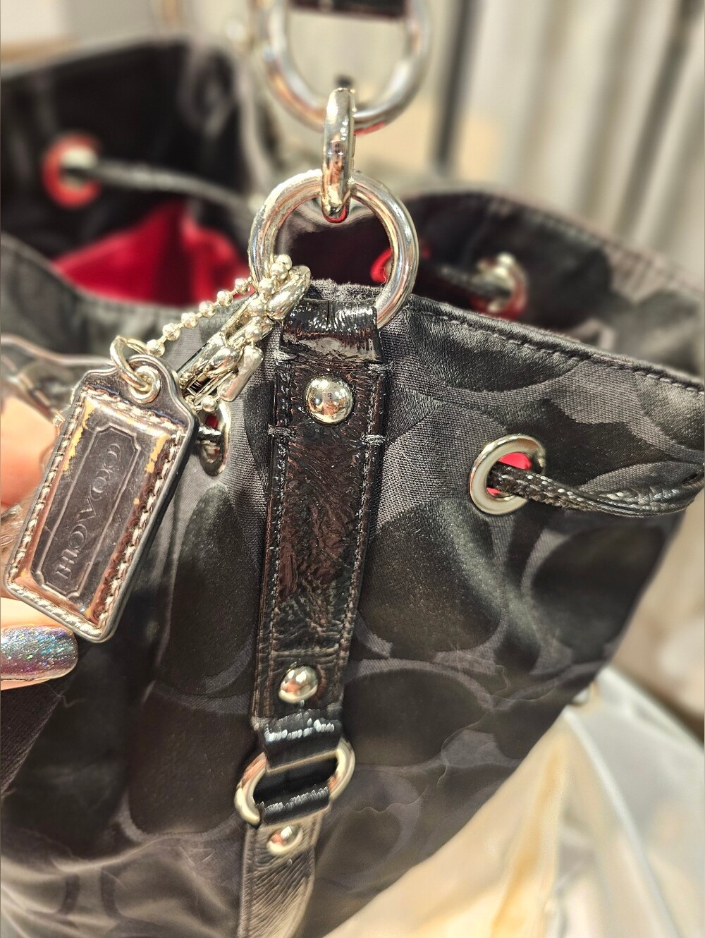Coach Poppy Black Signature Drawstring Bucket/Crossbody Hot Pink Interior - Picture 4 of 11